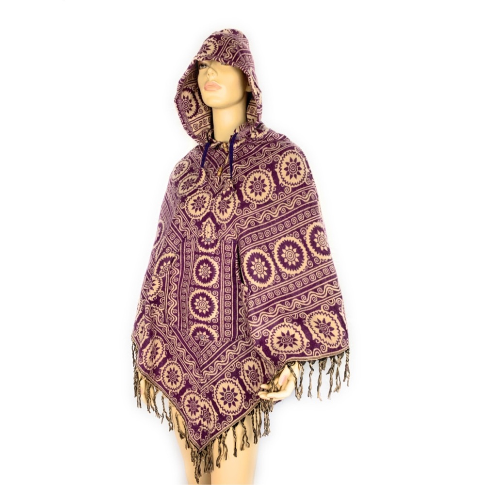 Hooded Woolen Poncho - Picture 5 of 9